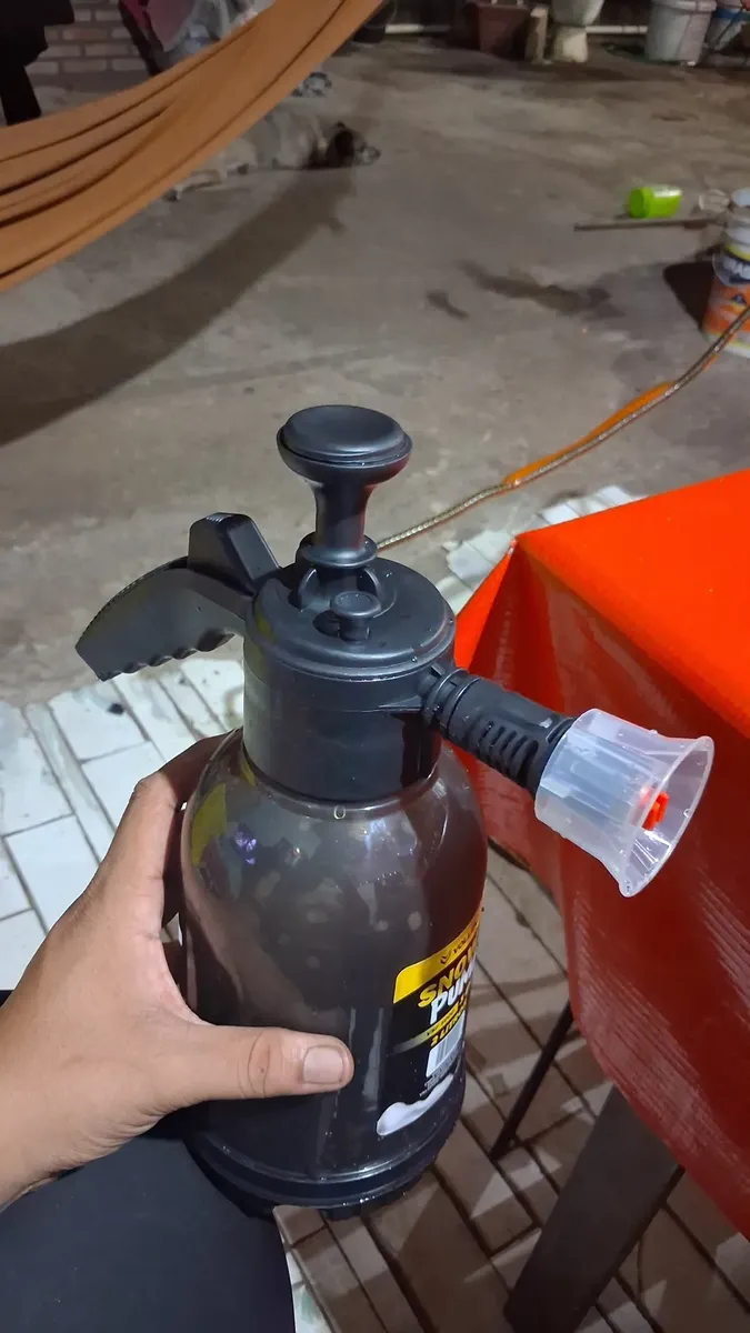 Close do bico gerador de espuma do pulverizador Snow Foam